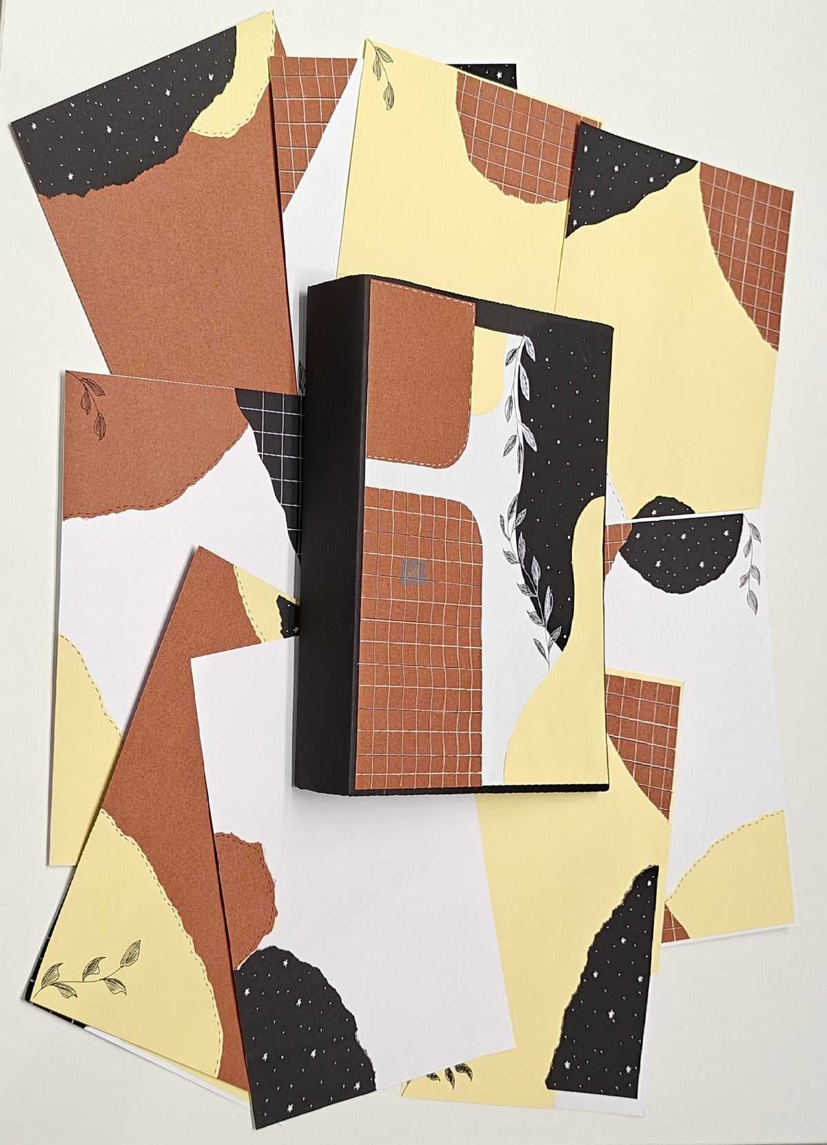Project Banao Terracotta & Black Aesthetic A4 Project File & Sheets Combo | Handmade Ring Binder with 10 Designer Sheets | Decorative Presentation Folder for School & College Projects | Made in India
